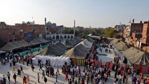 A general view of a relief camp, which was set up after people fled their homes with their families following Hindu-Muslim clashes triggered by a CAA 2019, in Mustafabad in the riot-affected northeast of New Delhi.(REUTERS) A general view of a relief camp, which was set up after people fled their homes with their families following Hindu-Muslim clashes triggered by a CAA 2019, in Mustafabad in the riot-affected northeast of New Delhi.(REUTERS)