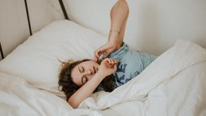 Constantly feeling sleep deprived? Blame it on your smartphone, here’s why.(Unsplash) Constantly feeling sleep deprived? Blame it on your smartphone, here’s why.(Unsplash)