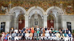 Mary Kom (third from left in middle row) with other Members of Parliament at the Rashtrapati Bhavan.(Twitter/President of India) Mary Kom (third from left in middle row) with other Members of Parliament at the Rashtrapati Bhavan.(Twitter/President of India)