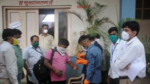 The study found that women were more susceptible to SARS (the male to female ratio was seen at 0.52: 1), while in the initial stages of the Covid-19 outbreak in Wuhan, the ratio was seen at 1.3: 1. (HT PHOTO) The study found that women were more susceptible to SARS (the male to female ratio was seen at 0.52: 1), while in the initial stages of the Covid-19 outbreak in Wuhan, the ratio was seen at 1.3: 1. (HT PHOTO)