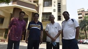 At Gurukul Co-op housing society at Dahisar, house help have been given leaves, while five security staff have been asked to stay on premises, with society members taking turns to provide them food and snacks.(Pramod Thakur/HT) At Gurukul Co-op housing society at Dahisar, house help have been given leaves, while five security staff have been asked to stay on premises, with society members taking turns to provide them food and snacks.(Pramod Thakur/HT)