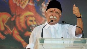 RSS chief Mohan Bhagwat said that the Sangh’s volunteers are helping government in relief work.(PTI Photo) RSS chief Mohan Bhagwat said that the Sangh’s volunteers are helping government in relief work.(PTI Photo)