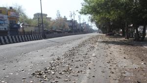 Deserted Old Railway road in Haryana’s Gurugram during the first day of national lockdown imposed by PM Narendra Modi to curb the spread of coronavirus.(Yogendra Kumar/HT PHOTO) Deserted Old Railway road in Haryana’s Gurugram during the first day of national lockdown imposed by PM Narendra Modi to curb the spread of coronavirus.(Yogendra Kumar/HT PHOTO)