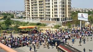 The second wave: Migrants at Ghazipur near Delhi-Uttar Pradesh border waiting to board special buses arranged by the UP govt for their home towns and villages after the Covid-19 outbreak.(ANI) The second wave: Migrants at Ghazipur near Delhi-Uttar Pradesh border waiting to board special buses arranged by the UP govt for their home towns and villages after the Covid-19 outbreak.(ANI)