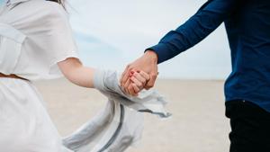It’s important to communicate and resolve issues at the earliest to make a long-distance relationship work.(Unsplash) It’s important to communicate and resolve issues at the earliest to make a long-distance relationship work.(Unsplash)