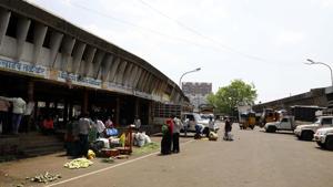 Market Yard in Pune, India, on Sunday, March 29, 2020.(Rahul Raut/HT PHOTO) Market Yard in Pune, India, on Sunday, March 29, 2020.(Rahul Raut/HT PHOTO)