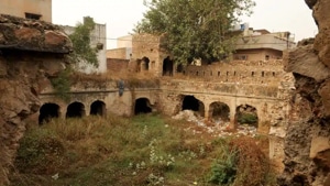 Remains of a late-Mughal era fort can be found in Tauru near Lakhpat chowk in Haryana’s Nuh district.(Parveen Kumar / HT Photo) Remains of a late-Mughal era fort can be found in Tauru near Lakhpat chowk in Haryana’s Nuh district.(Parveen Kumar / HT Photo)