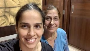 Saina Nehwal with his mother. (Saina Nehwal/twitter) Saina Nehwal with his mother. (Saina Nehwal/twitter)