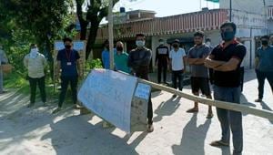 Youths of Ajeetpur village in Haridwar district have created temporary barriers to ensure no outsider enters the village as a precautionary measure against coronavirus.(HT PHOTO) Youths of Ajeetpur village in Haridwar district have created temporary barriers to ensure no outsider enters the village as a precautionary measure against coronavirus.(HT PHOTO)