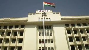 The state government has been functioning on five per cent workpower since the last two weeks following the coronavirus outbreak in the state.(HT File Photo) The state government has been functioning on five per cent workpower since the last two weeks following the coronavirus outbreak in the state.(HT File Photo)