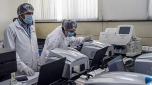 The number of deaths from the coronavirus disease (Covid-19) topped 100 on Sunday as the total infections crossed 4,000 – 503 of them in Delhi(AFP) The number of deaths from the coronavirus disease (Covid-19) topped 100 on Sunday as the total infections crossed 4,000 – 503 of them in Delhi(AFP)