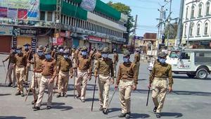 Rajasthan police making sure everyone stays at home.(PTI) Rajasthan police making sure everyone stays at home.(PTI)