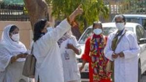 About 1,200 small teams have been formed to survey four zones of the city to cover at least 400,000 households in urban, semi-urban areas, villages and slums, officials said on Wednesday.(PTI file photo) About 1,200 small teams have been formed to survey four zones of the city to cover at least 400,000 households in urban, semi-urban areas, villages and slums, officials said on Wednesday.(PTI file photo)