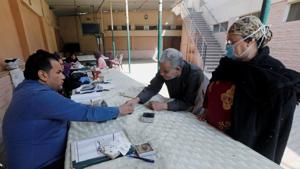 Egyptian pensioners collect their monthly pension in a school as Egypt ramps up efforts to slow the spread of coronavirus disease (COVID-19), at Shubra El Kheima in Al Qalyubia, Egypt, April 7, 2020. REUTERS/Mohamed Abd El Ghany(REUTERS) Egyptian pensioners collect their monthly pension in a school as Egypt ramps up efforts to slow the spread of coronavirus disease (COVID-19), at Shubra El Kheima in Al Qalyubia, Egypt, April 7, 2020. REUTERS/Mohamed Abd El Ghany(REUTERS)