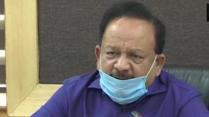 Union health minister Dr Harsh Vardhan addresses the media on Friday.(ANI photo) Union health minister Dr Harsh Vardhan addresses the media on Friday.(ANI photo)