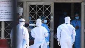 The doctors performed the operation by wearing personal protection equipment (PPEs) and delivered the child.(Raj K Raj/HT file photo. Representative image) The doctors performed the operation by wearing personal protection equipment (PPEs) and delivered the child.(Raj K Raj/HT file photo. Representative image)
