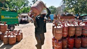 Three free LPG cylinders will be given to around 8 lakh beneficiaries between April and June.(HT Photo/Sanjee Verma) Three free LPG cylinders will be given to around 8 lakh beneficiaries between April and June.(HT Photo/Sanjee Verma)