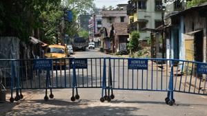 Barricades placed by Howrah Police at identified coronavirus hotspots on day eighteen of the 21-day nationwide lockdown, at Foreshore Road in Howrah, West Bengal on Saturday.(PTI File Photo) Barricades placed by Howrah Police at identified coronavirus hotspots on day eighteen of the 21-day nationwide lockdown, at Foreshore Road in Howrah, West Bengal on Saturday.(PTI File Photo)