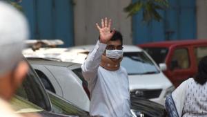 Prof Anand Teltumbde arrives at NIA office to surrender in Bhima Koregaon case in Mumbai on Tuesday. (HT photo by Bhushan Koyande) Prof Anand Teltumbde arrives at NIA office to surrender in Bhima Koregaon case in Mumbai on Tuesday. (HT photo by Bhushan Koyande)