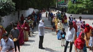 A group of women, who were accompanying Rajni complained that they were getting semi-cooked rotis, rice and vegetables.(HT file photo. Representative image) A group of women, who were accompanying Rajni complained that they were getting semi-cooked rotis, rice and vegetables.(HT file photo. Representative image)