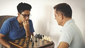 Carve out time each day to stimulate your mind by playing games like chess and sudoku.(Photo: iStock) Carve out time each day to stimulate your mind by playing games like chess and sudoku.(Photo: iStock)