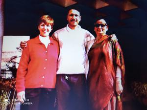 Jeev Milkha Singh with Scotty Sanders (left) and mother Nirmal at their Chandigarh home.(Special Arrangement/File) Jeev Milkha Singh with Scotty Sanders (left) and mother Nirmal at their Chandigarh home.(Special Arrangement/File)