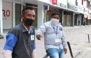The collectors have been given gloves and masks and have been directed to spread awareness among the residents for keeping the masks and gloves separately.(HT) The collectors have been given gloves and masks and have been directed to spread awareness among the residents for keeping the masks and gloves separately.(HT)
