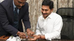 Andhra Pradesh government has told the South Korean company which sold it rapid Covid-19 test kits to match the prices given to Chhattisgarh government(Twitter/@AndhraPradeshCM) Andhra Pradesh government has told the South Korean company which sold it rapid Covid-19 test kits to match the prices given to Chhattisgarh government(Twitter/@AndhraPradeshCM)