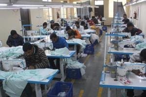 Due to continued labour problems, a looming fear of Covid-19 transmission and MHA’s strict guidelines, some of the industry owners are mulling to shut their plants again indefinitely.(Yogendra Kumar/HT photo. Representative image) Due to continued labour problems, a looming fear of Covid-19 transmission and MHA’s strict guidelines, some of the industry owners are mulling to shut their plants again indefinitely.(Yogendra Kumar/HT photo. Representative image)