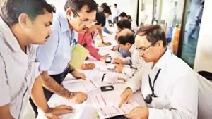 The Union government is separately working on a similar proposal for the state government employees that would save about Rs 82,566 crore.(Pradeep Gaur/Mint) The Union government is separately working on a similar proposal for the state government employees that would save about Rs 82,566 crore.(Pradeep Gaur/Mint)