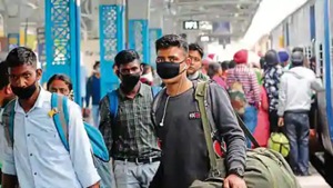 The 170 districts that the government identified last week as Covid-19 hot spots are home to seven in 10 people who migrate between states for reasons other than marriage(Bharat Bhushan/Hindustan Times) The 170 districts that the government identified last week as Covid-19 hot spots are home to seven in 10 people who migrate between states for reasons other than marriage(Bharat Bhushan/Hindustan Times)