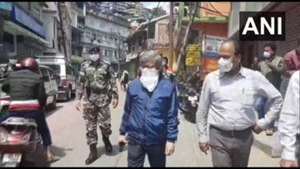 Besides seeking escorted visits to Covid-19 hospitals, the Central teams also asked for Personal Protection Equipment (PPE) kits from the state government, which were reportedly denied.(ANI/Twitter) Besides seeking escorted visits to Covid-19 hospitals, the Central teams also asked for Personal Protection Equipment (PPE) kits from the state government, which were reportedly denied.(ANI/Twitter)