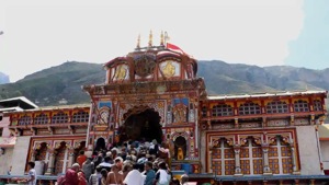 “Every effort should be made to please the deity,” the seer said.(Rajeev Kala/HT) “Every effort should be made to please the deity,” the seer said.(Rajeev Kala/HT)