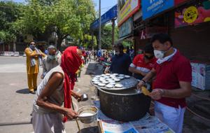 Food queues; the new normal: People line up for food in Delhi during the lockdown.(Amal KS/HT PHOTO) Food queues; the new normal: People line up for food in Delhi during the lockdown.(Amal KS/HT PHOTO)