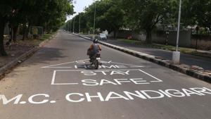At a time when Chandigarh authorities are trying to ensure there is no movement between sectors, domestic help including cooks, gardeners and maids have been seen moving within sectors of the city.(HT FILE) At a time when Chandigarh authorities are trying to ensure there is no movement between sectors, domestic help including cooks, gardeners and maids have been seen moving within sectors of the city.(HT FILE)
