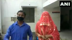 The couple hopes to get a marriage certificate once the lockdown is over.(Twitter/ANINewsUP) The couple hopes to get a marriage certificate once the lockdown is over.(Twitter/ANINewsUP)
