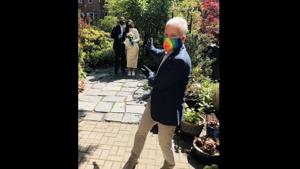 The image shows Local New York council member with the newlyweds.(Twitter/@JimmyVanBramer) The image shows Local New York council member with the newlyweds.(Twitter/@JimmyVanBramer)