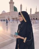 Sana Khan pictured at the madina(Instagram) Sana Khan pictured at the madina(Instagram)