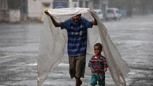 The city will continue to witness wind, thundery activity on 2 May too with the maximum temperature at 39 degree Celsius and minimum at 24 degree Celsius.(REUTERS) The city will continue to witness wind, thundery activity on 2 May too with the maximum temperature at 39 degree Celsius and minimum at 24 degree Celsius.(REUTERS)