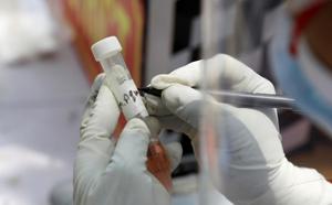 The current tally of Covid-19 in Agra includes 369 active cases, 130 fully recovered and discharged patients and 15 deaths during the treatment.(REUTERS Photo) The current tally of Covid-19 in Agra includes 369 active cases, 130 fully recovered and discharged patients and 15 deaths during the treatment.(REUTERS Photo)