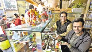 Liquor and paan shops inside malls or marketplaces are not allowed to operate yet. Neither are such stores in containment zones.(Sushil Kumar/HT PHOTO) Liquor and paan shops inside malls or marketplaces are not allowed to operate yet. Neither are such stores in containment zones.(Sushil Kumar/HT PHOTO)