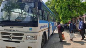 The state government has arranged buses for the evacuation of its residents stranded in other states.(HT PHOTO) The state government has arranged buses for the evacuation of its residents stranded in other states.(HT PHOTO)