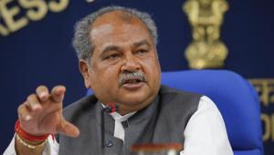 Union agriculture & rural development minister Narendra Singh Tomar assured that farm labourers are getting full wages and are not forced to accept lower wages.(Arvind Yadav/HT Photo) Union agriculture & rural development minister Narendra Singh Tomar assured that farm labourers are getting full wages and are not forced to accept lower wages.(Arvind Yadav/HT Photo)