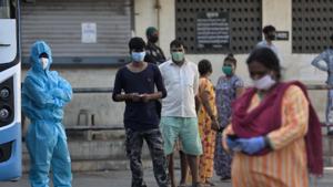At least 4,500 new cases have been detected across the country since Wednesday morning, figures announced by different states and union territories showed.(Satish Bate/HT Photo) At least 4,500 new cases have been detected across the country since Wednesday morning, figures announced by different states and union territories showed.(Satish Bate/HT Photo)