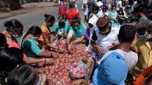 Chennai’s Koyambedu market is the only source of vegetable trading for the farmers of border areas of Chittoor. In fact, it is the biggest market in South India. (Image used for representation).(HT PHOTO.) Chennai’s Koyambedu market is the only source of vegetable trading for the farmers of border areas of Chittoor. In fact, it is the biggest market in South India. (Image used for representation).(HT PHOTO.)