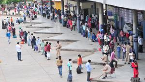 Migrants who boarded the Shramik train on Sunday were first screened at Interstate Bus Terminal (ISBT) in Sector 43 before they were ferried to Chandigarh railway station for departure(Ravi Kumar/HT) Migrants who boarded the Shramik train on Sunday were first screened at Interstate Bus Terminal (ISBT) in Sector 43 before they were ferried to Chandigarh railway station for departure(Ravi Kumar/HT)