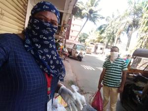 Rupa Bhaskaran, a former sex worker, is working relentlessly to provide rations to other mothers and kids in Mumbai’s Thane area. Rupa Bhaskaran, a former sex worker, is working relentlessly to provide rations to other mothers and kids in Mumbai’s Thane area.