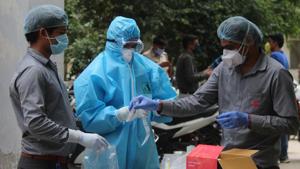 In the last eleven days since May 1, Maharashtra has reported as many as 12,903 cases, whereas the total number of cases registered in April was 10,201.(HT PHOTO.) In the last eleven days since May 1, Maharashtra has reported as many as 12,903 cases, whereas the total number of cases registered in April was 10,201.(HT PHOTO.)