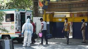Arthur Road Jail Police staff who was found coronavirus positive being shifted to hospital by Ambulance in Mumbai on Friday.(ANI) Arthur Road Jail Police staff who was found coronavirus positive being shifted to hospital by Ambulance in Mumbai on Friday.(ANI)