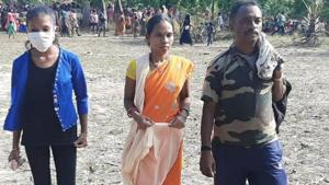Constable Santosh Kattam with wife SUnita and their daughter. (HT Photo) Constable Santosh Kattam with wife SUnita and their daughter. (HT Photo)